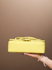 	 Colestore Chanel Small Flap Bag Grained Shiny Calfskin & Gold-Tone Metal Yellow 15 x 22 x 7cm - 5