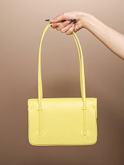 	 Colestore Chanel Small Flap Bag Grained Shiny Calfskin & Gold-Tone Metal Yellow 15 x 22 x 7cm - 3
