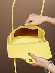 	 Colestore Chanel Small Flap Bag Grained Shiny Calfskin & Gold-Tone Metal Yellow 15 x 22 x 7cm - 4