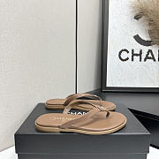 Colestore Chanel Métiers d’art 2026   Thongs   Goatskin Brown - 1