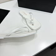 Colestore Chanel Métiers d’art 2026   Thongs   Goatskin White - 6