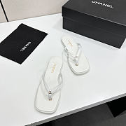 Colestore Chanel Métiers d’art 2026   Thongs   Goatskin White - 5