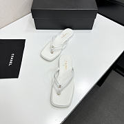 Colestore Chanel Métiers d’art 2026   Thongs   Goatskin White - 3