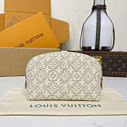 	 Colestore Louis Vuitton Pochette Cosmétique PM Peuplier Beige 19 x 12 x 6 cm  - 6