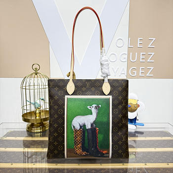 Colestore Louis Vuitton Carry It Monogram coated canvas 37 x 37 x 2 cm