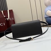 Colestore Gucci Mini bag with Gucci lettering Black soft grainy leather with a natural glossy finish 23.5 x 11 x 6.5 cm - 5