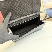 Colestore Gucci Mini bag with Gucci lettering Black soft grainy leather with a natural glossy finish 23.5 x 11 x 6.5 cm - 2