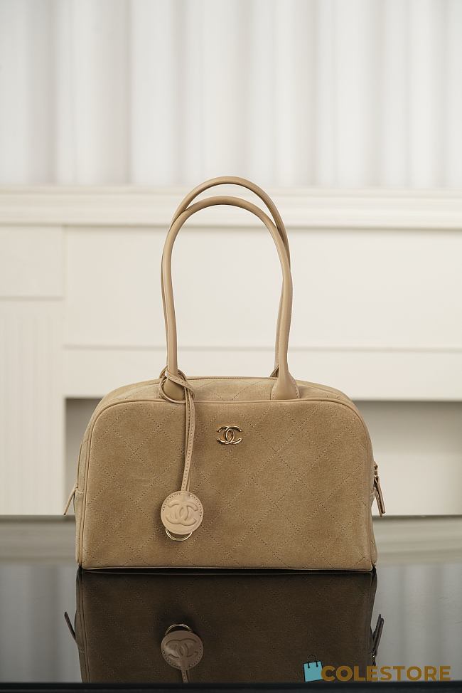 Colestore Chanel Fall Winter 2026 Pre-Collection   Large Bowling Bag   Suede Calfskin, Calfskin & Gold-Tone Metal  Dark Beige  17 x 29 x 10cm - 1