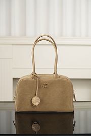 Colestore Chanel Fall Winter 2026 Pre-Collection   Large Bowling Bag   Suede Calfskin, Calfskin & Gold-Tone Metal  Dark Beige  17 x 29 x 10cm - 1
