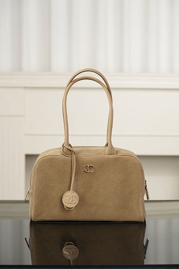 Colestore Chanel Fall Winter 2026 Pre-Collection   Large Bowling Bag   Suede Calfskin, Calfskin & Gold-Tone Metal  Dark Beige  17 x 29 x 10cm