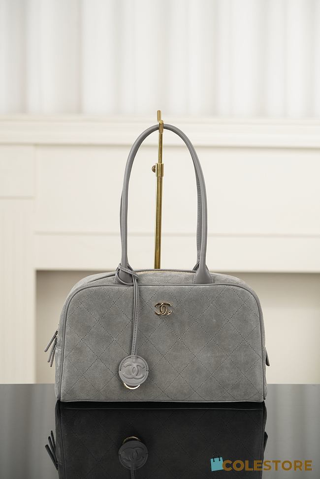 	 Colestore Chanel Fall Winter 2026 Pre-Collection Large Bowling Bag Suede Calfskin, Calfskin & Gold-Tone Metal Grey 17 x 29 x 10cm - 1