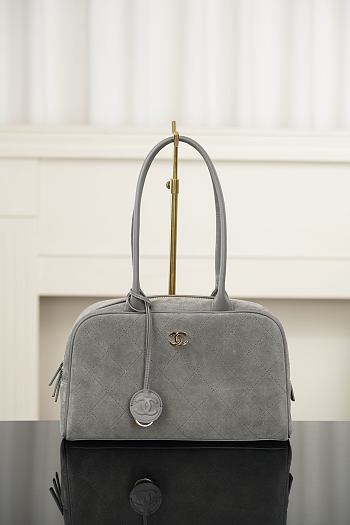 	 Colestore Chanel Fall Winter 2026 Pre-Collection Large Bowling Bag Suede Calfskin, Calfskin & Gold-Tone Metal Grey 17 x 29 x 10cm