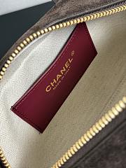 Colestore Chanel Fall Winter 2026 Pre-Collection   Clutch with Leather Strap   Suede Calfskin, Calfskin & Gold-Tone Metal  Dark Brown  13 x 21 x 9cm - 3