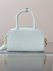Colestore Chanel Fall Winter 2026 Pre-Collection   Clutch with Leather Strap   Calfskin & Gold-Tone Metal  Light Blue  13 x 21 x 9cm - 5