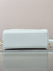 Colestore Chanel Fall Winter 2026 Pre-Collection   Clutch with Leather Strap   Calfskin & Gold-Tone Metal  Light Blue  13 x 21 x 9cm - 3
