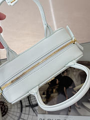 Colestore Chanel Fall Winter 2026 Pre-Collection   Clutch with Leather Strap   Calfskin & Gold-Tone Metal  Light Blue  13 x 21 x 9cm - 2
