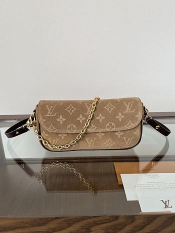 Colestore  Louis Vuitton Wallet On Chain Ivy Monogram Empreinte Beige Trench Cowhide leather 23.5 x 12 x 4.3 cm