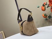 Colestore Louis Vuitton Pochette Mia Beige Trench Cowhide leather 22 x 14.5 x 8 cm - 3