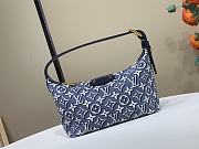 Colestore Louis Vuitton Pochette Hills Monogram Emblème Monogram Bleu 18.5 x 11 x 6.5 cm - 1