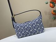 Colestore Louis Vuitton Pochette Hills Monogram Emblème Monogram Bleu 18.5 x 11 x 6.5 cm - 2