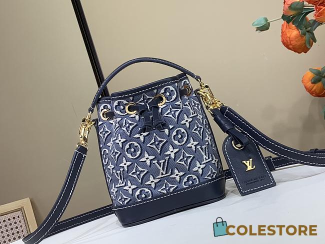 Colestore Louis Vuitton Nano Noé Monogram Emblème Monogram Bleu 13 x 16 x 10 cm - 1
