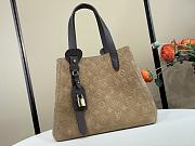 Colestore Louis Vuitton All In One Beige Trench Embossed calfskin suede leather 40 x 22 x 15 cm - 6