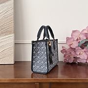 Colestore  Louis Vuitton OnTheGo PM Monogram Emblème/Monogram Bleu Blue 25 x 19 x 11.5 cm - 2
