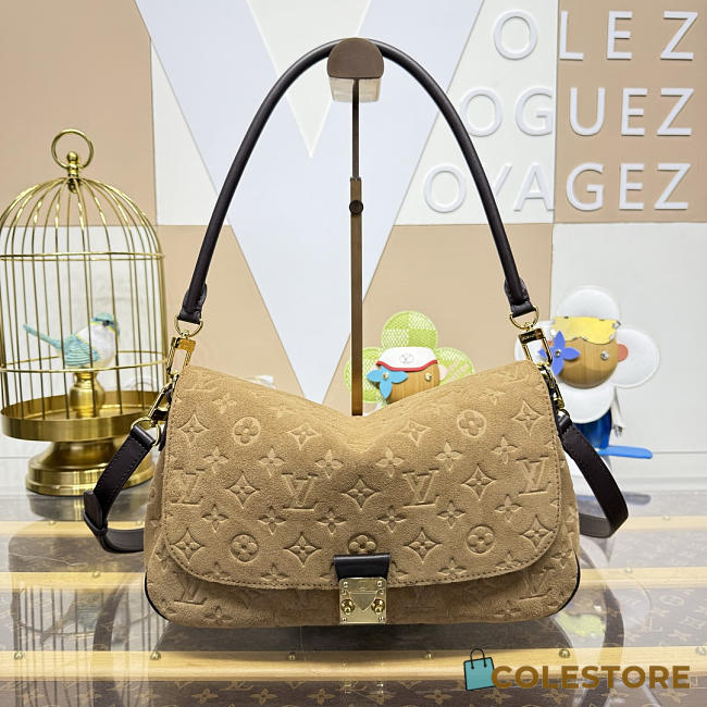 Colestore Louis Vuitton Pochette Métis MM Beige Trench Embossed calfskin suede leather 32 x 20 x 7 cm - 1