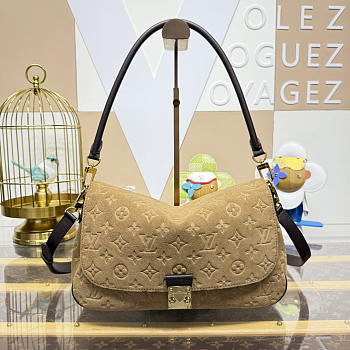 Colestore Louis Vuitton Pochette Métis MM Beige Trench Embossed calfskin suede leather 32 x 20 x 7 cm