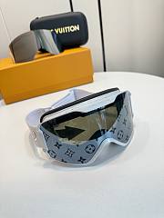 Colestore Louis Vuitton LV Snow Mask White color frame Black Monogram lenses - 6