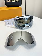Colestore Louis Vuitton LV Snow Mask White color frame Black Monogram lenses - 5