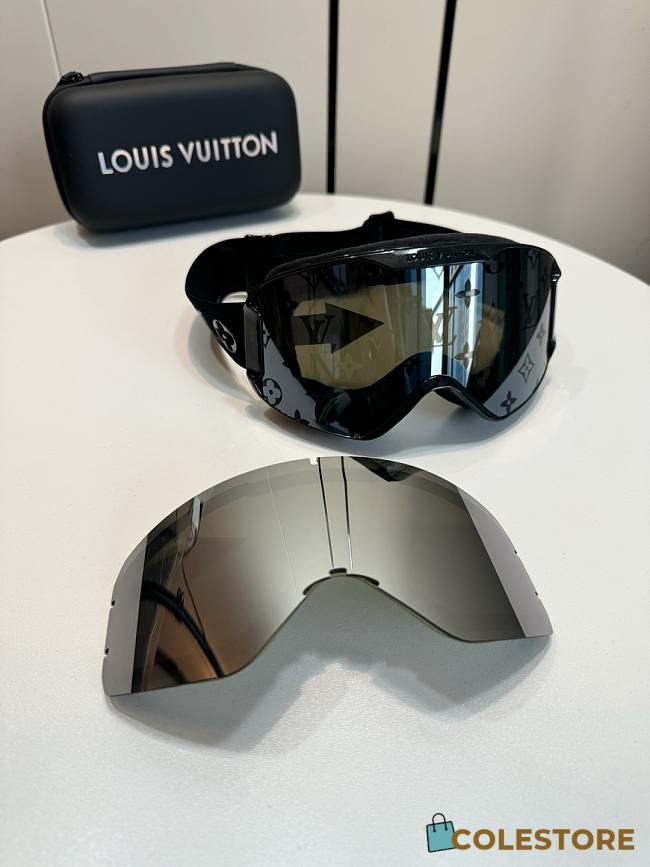 Colestore Louis Vuitton LV Snow Mask Black frame Black Monogram lens - 1