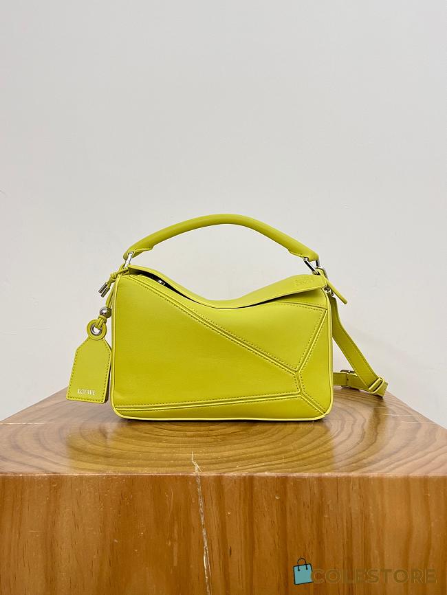 Colestore Loewe Small Featherlight Puzzle bag in nappa lambskin Lemon 24 x 16.5 x 10.5cm - 1