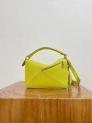 Colestore Loewe Small Featherlight Puzzle bag in nappa lambskin Lemon 24 x 16.5 x 10.5cm - 5