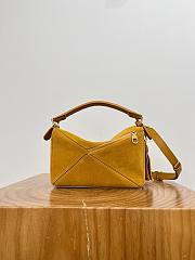 Colestore Loewe Small Featherlight Puzzle bag in suede Ochre 24 x 16.5 x 10.5 cm - 5