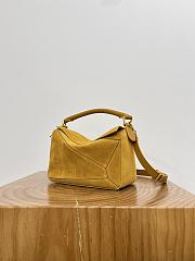 Colestore Loewe Small Featherlight Puzzle bag in suede Ochre 24 x 16.5 x 10.5 cm - 4