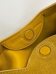 Colestore Loewe Mini Scarf bag in suede Ochre 24.5 x 14.5 x 6 cm - 2