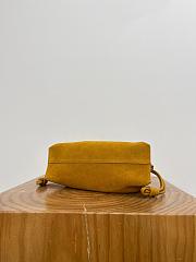 Colestore Loewe Medium Flamenco clutch in suede Ochre 30 x 24.5 x 10.5 cm  - 4