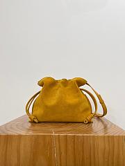 Colestore Loewe Medium Flamenco clutch in suede Ochre 30 x 24.5 x 10.5 cm  - 2