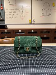 Colestore Chanel Fall Winter 2026 Mini Flap Bag   Suede Calfskin & Gold-Tone Metal Dark Green  13 x 20 x 6cm - 1