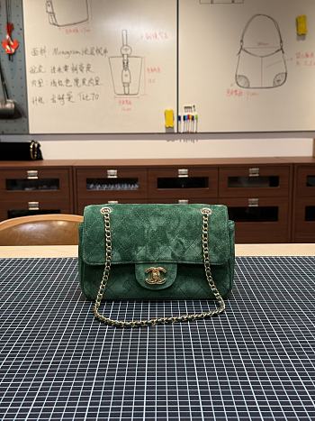 Colestore Chanel Fall Winter 2026 Mini Flap Bag   Suede Calfskin & Gold-Tone Metal Dark Green  13 x 20 x 6cm