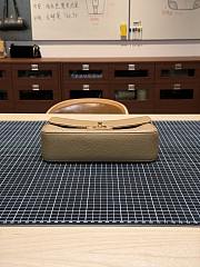 Colestore Chanel Fall Winter 2026 Small Flap Bag   Shiny Grained Calfskin & Gold-Tone Metal  Light Brown  16 x 23 x 6cm - 5