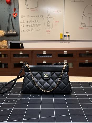 Colestore Chanel Fall-Winter 2026 Clutch with Chain   Lambskin & Gold-Tone Metal  Black   13 x 23 x 7cm