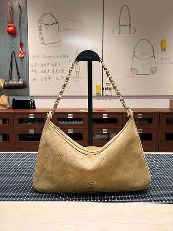 Colestore Chanel Fall Winter 2026 Large Hobo Bag   Suede Calfskin & Gold Metal  Dark Beige  28 x 41.5 x 8cm