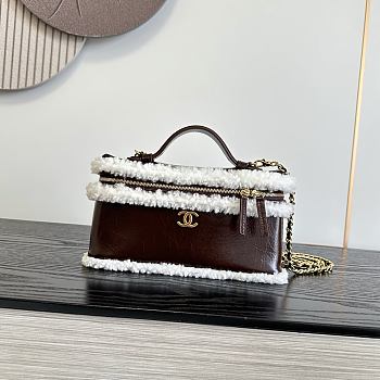 Colestore Chanel  Fall Winter 2026 Pre-Collection  Vanity with Chain  Aged Calfskin, Ecru Shearling & Gold-Tone Metal  Dark Brown 12 x 25 x 5cm