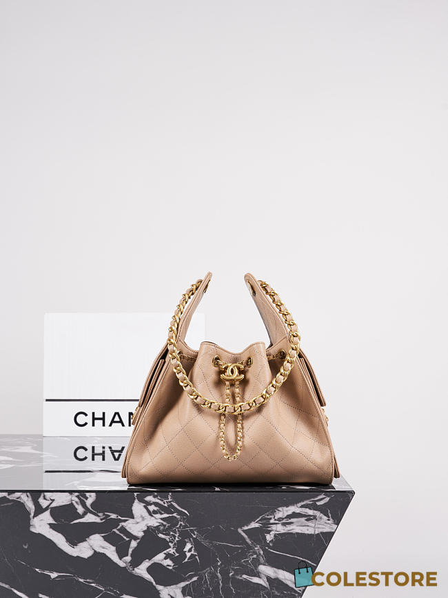 Colestore Chanel Fall Winter 26 CHANEL 25 Small Handbag   Grained Calfskin & Gold-Tone Metal  Light Brown  30 x 26 x 14cm - 1