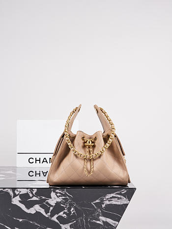 Colestore Chanel Fall Winter 26 CHANEL 25 Small Handbag   Grained Calfskin & Gold-Tone Metal  Light Brown  30 x 26 x 14cm