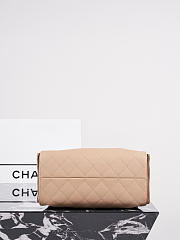 Colestore Chanel Fall Winter 26 CHANEL 25 Small Handbag   Grained Calfskin & Gold-Tone Metal  Light Brown  30 x 26 x 14cm - 6