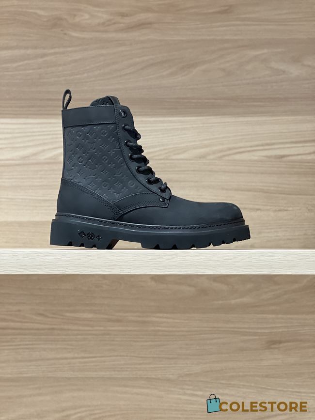 	 Colestore Louis Vuitton LV Ranger Boot Black Nubuck - 1