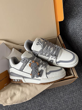 Colestore Louis Vuitton LV Trainer Sneaker White Plain calf leather/Monogram-embossed calf leather